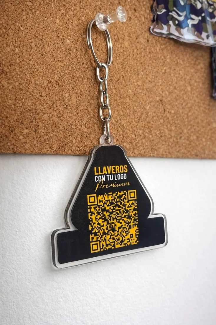 Llavero acrílico con código QR personalizado