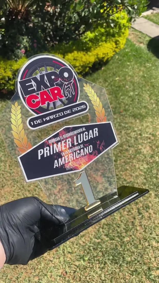 Trofeos y reconocimientos personalizados